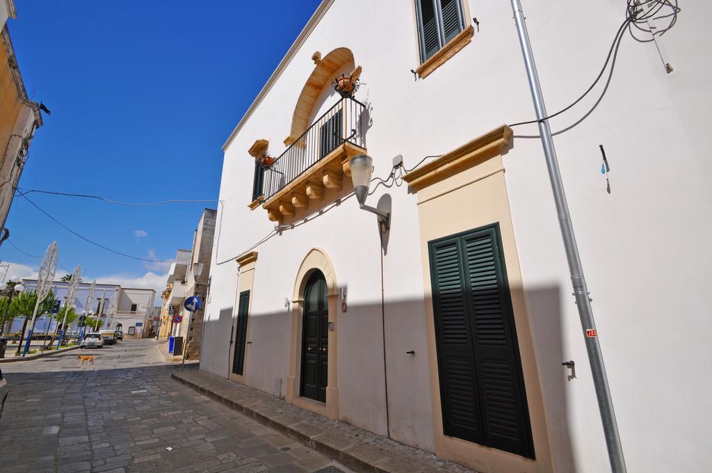 Palazzo Vaglio Panzió Alliste Kültér fotó