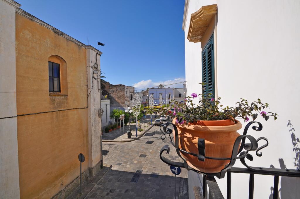 Palazzo Vaglio Panzió Alliste Kültér fotó