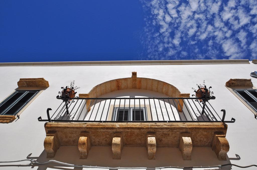 Palazzo Vaglio Panzió Alliste Kültér fotó